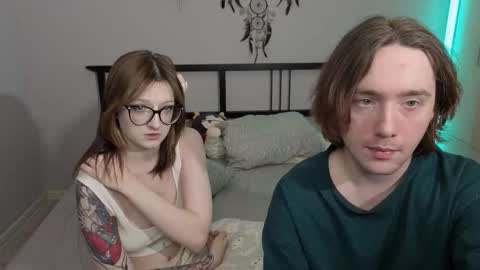 Snapshot of danny_and_ellen chatting on December 13, 7:53 pm danny and ellen online show from December 13, 7:53 pm