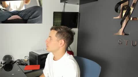 Snapshot of danny_and_lara chatting on September 25, 7:17 pm danny_and_lara online show from September 25, 7:17 pm