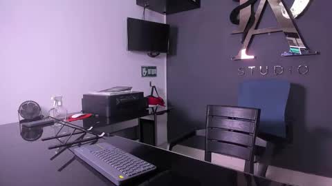 Snapshot of danny_and_lara chatting on September 30, 2:11 pm danny_and_lara online show from September 30, 2:11 pm