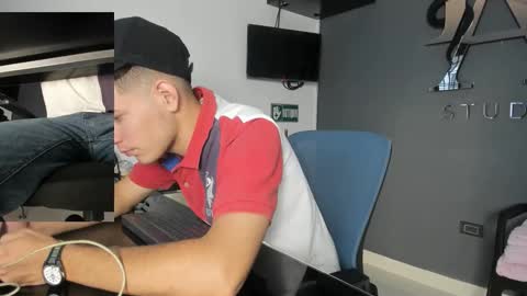 Snapshot of danny_and_lara chatting on October 3, 6:49 pm danny_and_lara online show from October 3, 6:49 pm