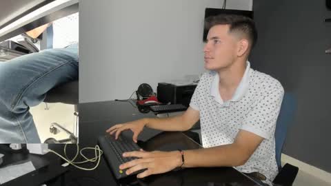 Snapshot of danny_and_lara chatting on October 4, 2:48 pm danny_and_lara online show from October 4, 2:48 pm