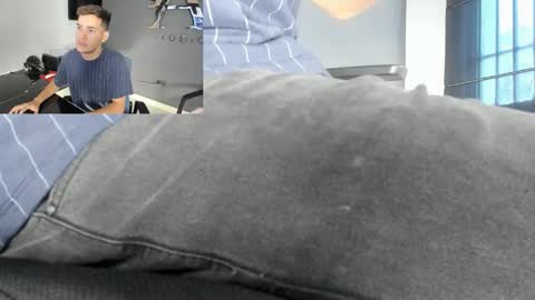 Snapshot of danny_and_lara chatting on October 9, 11:36 pm danny_and_lara online show from October 9, 11:36 pm