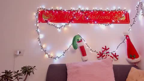 Snapshot of danny_and_lara chatting on November 14, 1:43 pm danny_and_lara online show from November 14, 1:43 pm