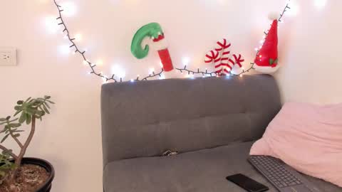 Snapshot of danny_and_lara chatting on November 15, 6:04 pm danny_and_lara online show from November 15, 6:04 pm