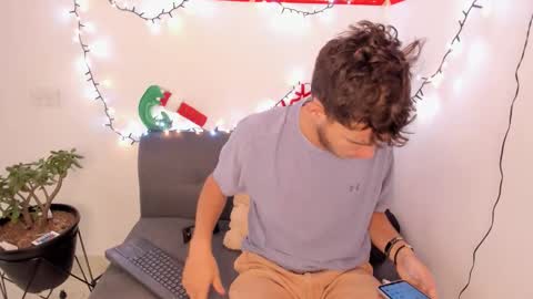 Snapshot of danny_and_lara chatting on November 24, 2:28 pm danny_and_lara online show from November 24, 2:28 pm