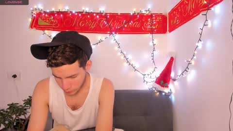 Snapshot of danny_and_lara chatting on December 3, 12:36 pm danny_and_lara online show from December 3, 12:36 pm