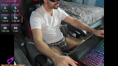 Snapshot of dannydusk chatting on March 9, 3:10 am Danny online show from March 9, 3:10 am