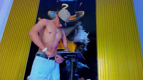 dante_brown1 online show from November 12, 9:36 pm