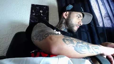 dante_d_angelo_ online show from October 18, 6:41 pm