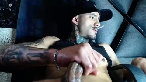 Snapshot of dante_d_angelo_ chatting on March 11, 7:03 am dante_d_angelo_ online show from March 11, 7:03 am