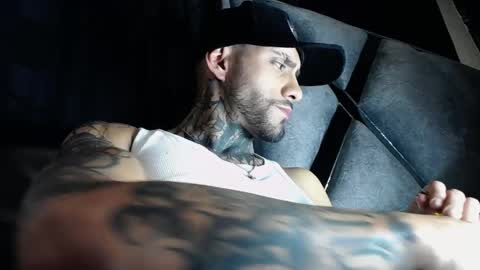 Snapshot of dante_d_angelo_ chatting on March 27, 5:57 am dante_d_angelo_ online show from March 27, 5:57 am