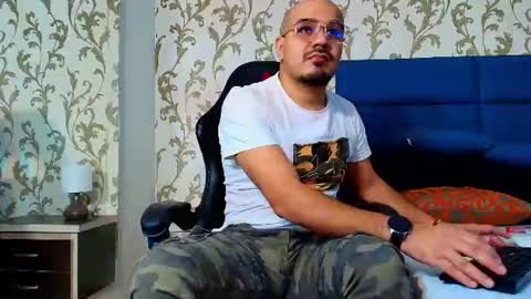 Snapshot of dante_goldt chatting on June 11, 9:46 pm Dante online show from June 11, 9:46 pm