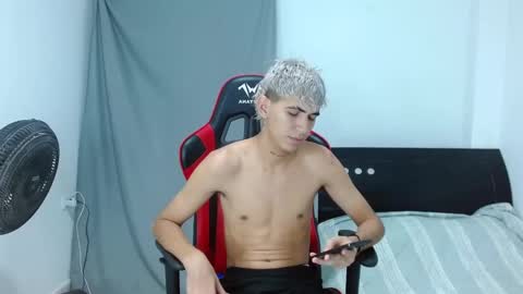 Snapshot of dante_lord chatting on December 24, 6:11 am Dante online show from December 24, 6:11 am