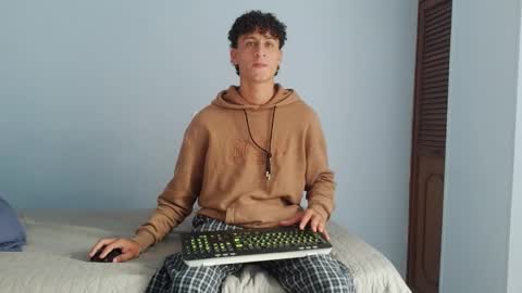 Snapshot of dante_lord chatting on October 20, 3:34 pm Dante online show from October 20, 3:34 pm