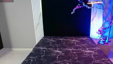 DANTEVIOLETE online show from April 27, 11:30 am