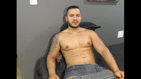 Snapshot of dantebrown1 chatting on May 15, 3:24 am dantebrown1 online show from May 15, 3:24 am