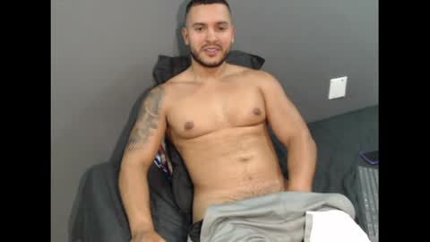 Snapshot of dantebrown1 chatting on May 26, 2:40 am dantebrown1 online show from May 26, 2:40 am