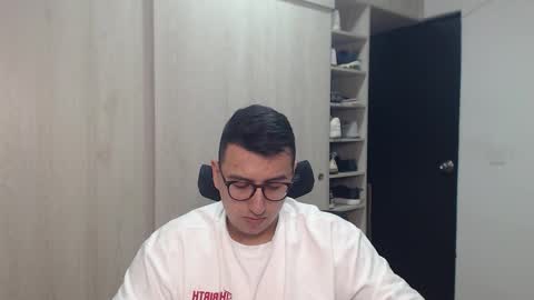 Snapshot of dantevesper chatting on March 7, 3:14 am dantevesper online show from March 7, 3:14 am