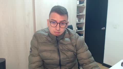 Snapshot of dantevesper chatting on March 10, 11:32 pm dantevesper online show from March 10, 11:32 pm