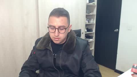 Snapshot of dantevesper chatting on March 13, 1:45 am dantevesper online show from March 13, 1:45 am