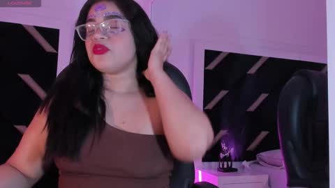 Snapshot of dany_blaze chatting on March 15, 4:51 am Dany 3 online show from March 15, 4:51 am