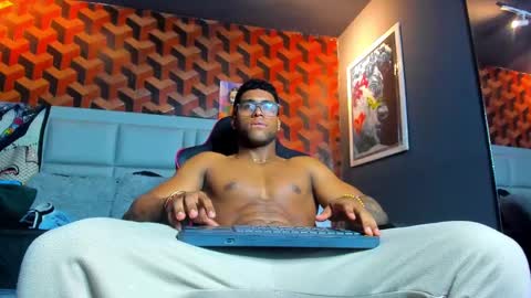 Snapshot of dany_dryy chatting on February 13, 10:22 pm Dany online show from February 13, 10:22 pm