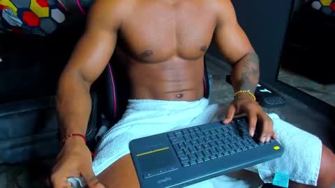 Snapshot of dany_dryy chatting on February 23, 4:02 pm Dany online show from February 23, 4:02 pm