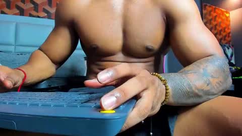 Snapshot of dany_dryy chatting on February 27, 7:58 pm Dany online show from February 27, 7:58 pm