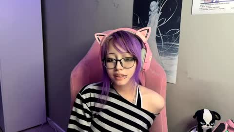 Snapshot of danyelleeyermann chatting on April 5, 2:25 pm danyelleeyermann online show from April 5, 2:25 pm