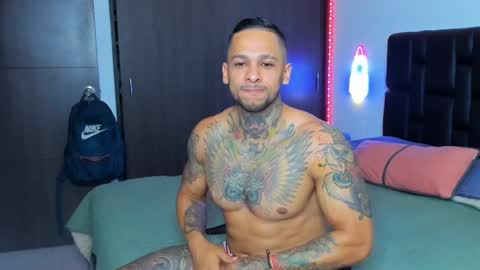 danyfitguy_ online show from January 14, 11:58 pm
