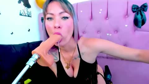 Snapshot of danythomsom chatting on February 13, 2:29 am Dany online show from February 13, 2:29 am