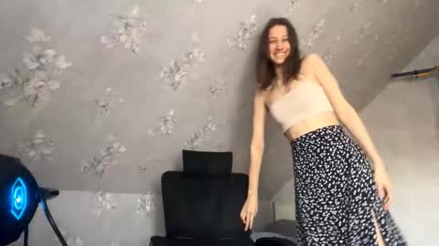 Snapshot of daphinerayman chatting on October 27, 11:47 am Mila online show from October 27, 11:47 am