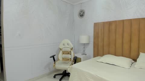 Snapshot of daphne81_ chatting on January 19, 5:28 pm Daphne online show from January 19, 5:28 pm