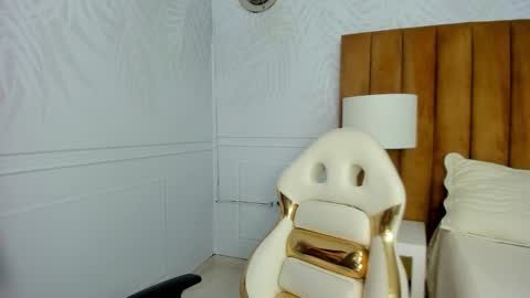 Snapshot of daphne81_ chatting on February 26, 8:48 am Daphne online show from February 26, 8:48 am