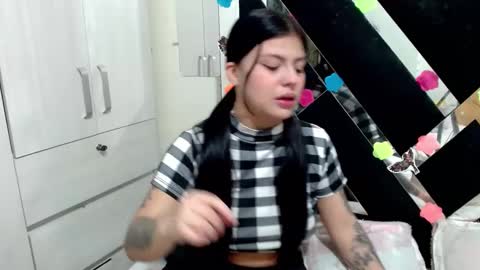 Snapshot of daphne877046 chatting on October 3, 5:32 pm daphne877046 online show from October 3, 5:32 pm