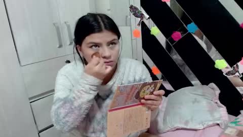 Snapshot of daphne877046 chatting on October 25, 6:46 pm daphne877046 online show from October 25, 6:46 pm