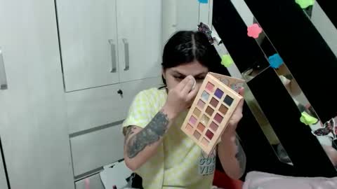 daphne877046 online show from February 12, 8:48 pm