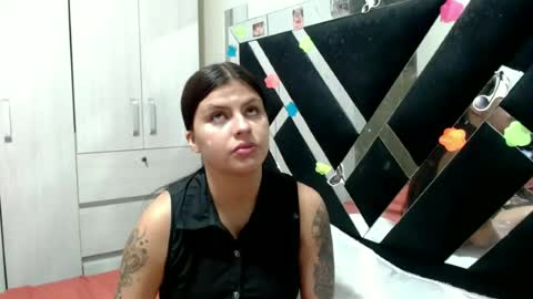 daphne877046 online show from June 13, 1:47 am