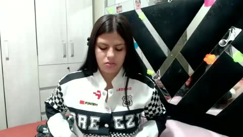 daphne877046 online show from June 23, 12:19 am