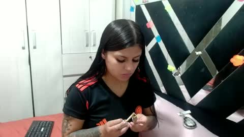 daphne877046 online show from July 14, 9:09 pm