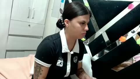 daphne877046 online show from July 20, 9:06 pm