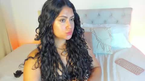 Snapshot of daphne_24 chatting on February 28, 11:33 am Antonella Mora online show from February 28, 11:33 am