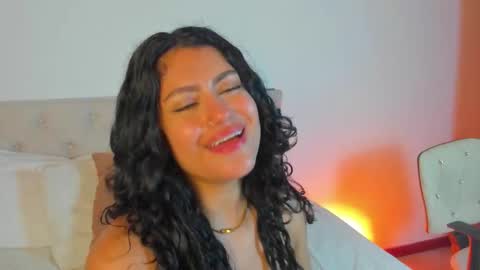 Snapshot of daphne_24 chatting on March 10, 1:05 pm Antonella Mora online show from March 10, 1:05 pm