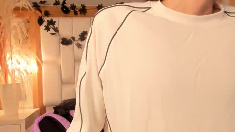 daphne_and_roger online show from December 17, 11:05 am