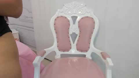 Snapshot of daphne_fox_ chatting on March 12, 5:57 am Daphne  online show from March 12, 5:57 am