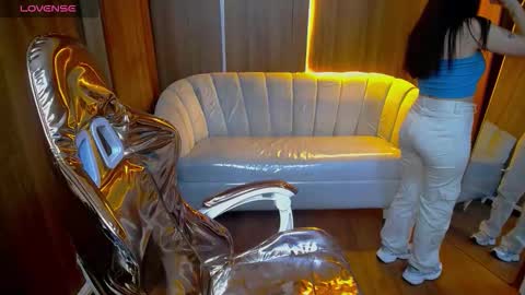 daphne_nicole_b online show from March 2, 12:34 pm