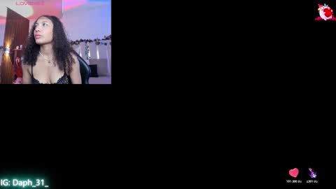 Snapshot of daphnne_tay chatting on February 22, 3:40 am dhapnne online show from February 22, 3:40 am