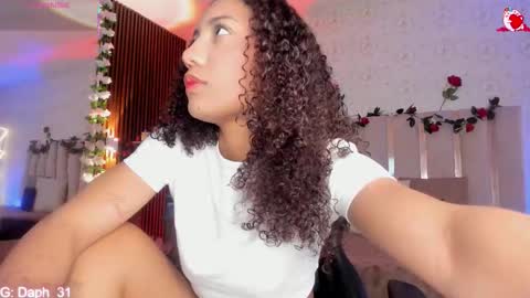 Snapshot of daphnne_tay chatting on March 1, 3:41 am dhapnne online show from March 1, 3:41 am