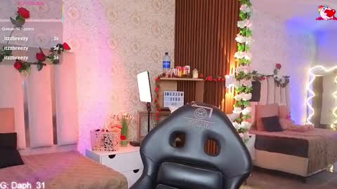 Snapshot of daphnne_tay chatting on March 16, 5:44 am dhapnne online show from March 16, 5:44 am