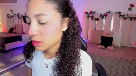 Snapshot of daphnne_tay chatting on March 22, 3:32 am dhapnne online show from March 22, 3:32 am